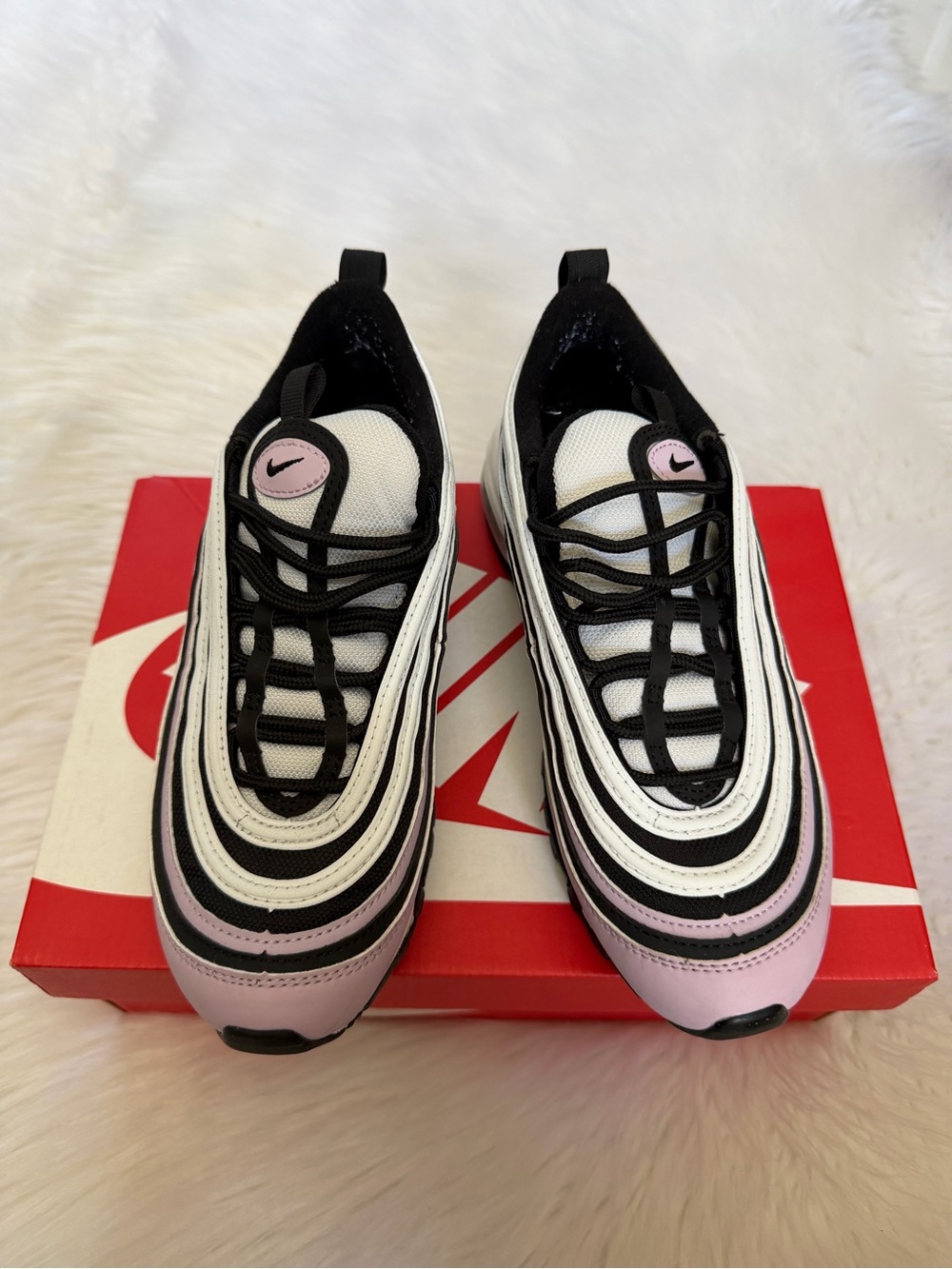 Nike Air Max 97 Sneakers Sz 5Y (White, Black & Iced Lilac)